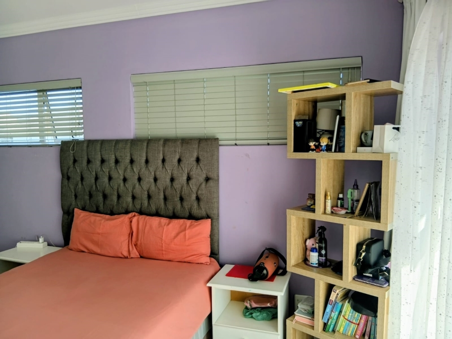 5 Bedroom Property for Sale in Beacon Bay Eastern Cape